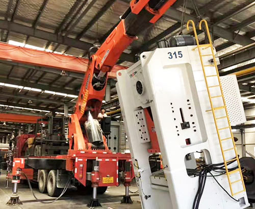 寿光附近随车吊出租，轻松解决运输难题